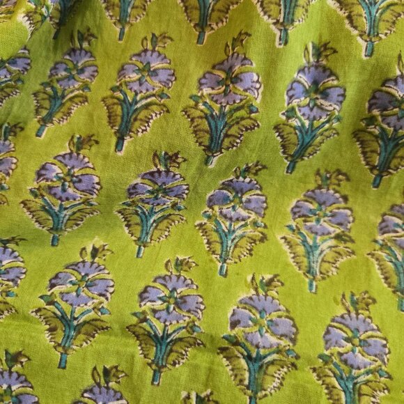 NWOT Batik Style Scarf - Picture 9 of 9